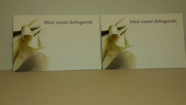 Kort MED VARMT DELTAGANDE lilja Enkelt kort 9,2 x 5,6 kuvert ingår