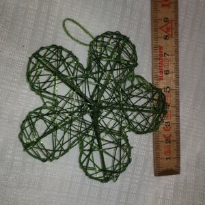 Blomma grön metall tråd – dekoration ca 8 cm  –  dekoration bordsplacering pyssel adventskalender