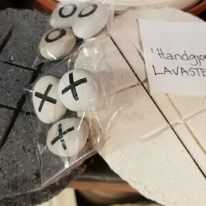 Luffarschack – Tre i rad VIT lavasten