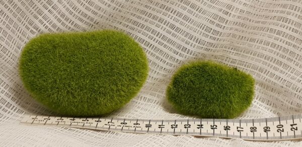 Moss stenar konstgjorda fp om 1 större en mindre alla är i olika storlek