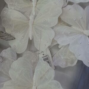 Fjäril i vita ljusa färger med eller utan pärlor – dekoration pyssel – 3 st