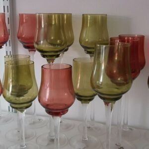 Ljuslykta i glas med fot – för värmeljus – Olivfärgade höjd ca 19 cm