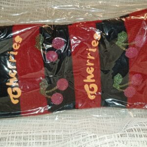 Socka Tåsocka –  svart ceris socka med körsbär
