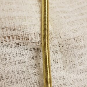 Tråd metall för dekoration – spiralen går att tänja ut – längd ca 30 cm – GULD