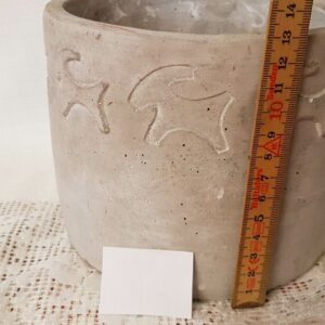 Jul Kruka med Bock mönster – cement – mått ca 16 ø x 13h